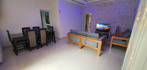 Lome House | Superbe Villa Moderne Tout Confort à Sanguéra-UCAO Lomé
