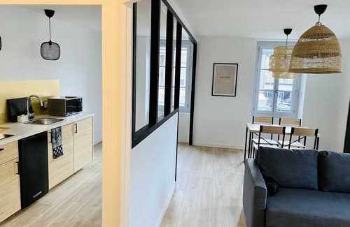 Montceau-les-Mines Apartment | Superior Apartment - Street View