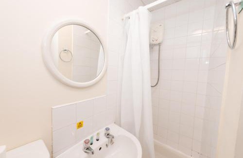 Barbican Apartment | Superior En-suite Apartment 6