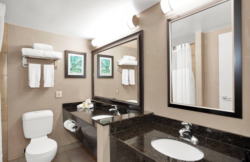 Thunder Bay Hotel | Superior Inn Hotel and Conference Centre Thunder Bay