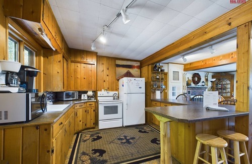 Au Train House | Superior River Cabin-Cabin on AuTrain River Close to Snowmobile/ATV Trails