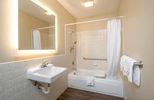 Fairfield Hotel | SureStay Hotel by Best Western Fairfield Napa Valley