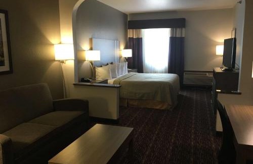 Edmond Hotel | SureStay Plus by Best Western Edmond