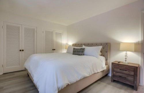 Beach Barber Tract House | Surf Shack 5