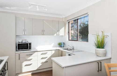 Mollymook Apartment | Surfmist Four on Mollymook
