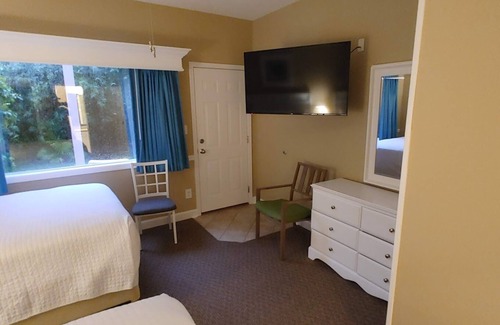 Surfside Beach Resort | Surfside Beach- Spacious 2 bedroom with 1 bed lockout in family friendly resort