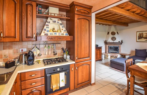 Molino del Piano Apartment | Surrounded by the beautiful Tuscan countryside ? enjoy this vacation apartment in Molino del Piano.