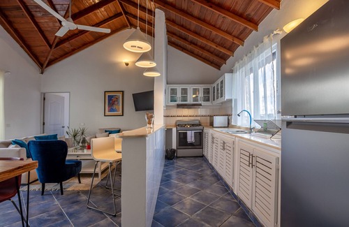 El Centro Condo | surrounded by palms, Rural, Family Friendly, Centric,Comfortable, Moutain view.