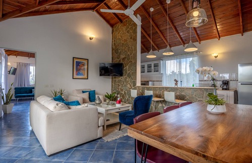 El Centro Condo | surrounded by palms, Rural, Family Friendly, Centric,Comfortable, Moutain view.