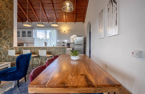 El Centro Condo | surrounded by palms, Rural, Family Friendly, Centric,Comfortable, Moutain view.