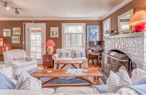 Manzanita House | Susans Beach Cottage (MCA 1323)