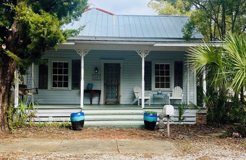 Historic Downtown Apalachicola Cottage | Sutton Place: Downtown Apalachicola Cottage