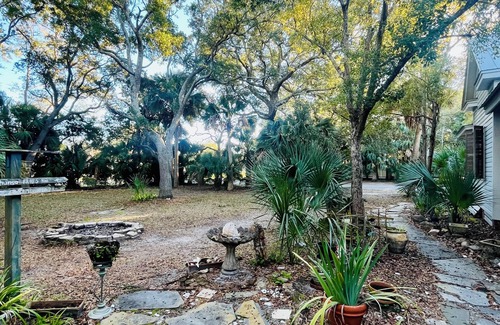 Historic Downtown Apalachicola Cottage | Sutton Place: Downtown Apalachicola Cottage