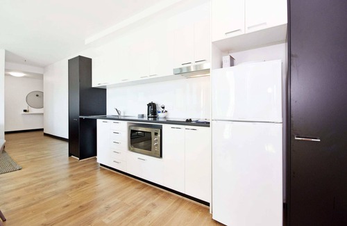 Adelaide Central Business District Apartment | Swainson on Synagogue