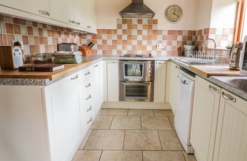 Monkton Cottage | SWALLOWS COTTAGE, pet friendly, luxury holiday cottage in Honiton
