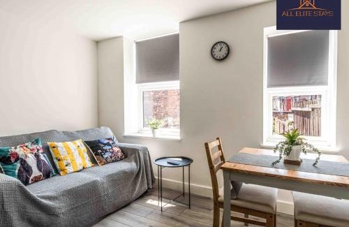 Liverpool Apartment | Swan House Apartment 2 - 1 Bed Apartment - Sleeps up to 4 - Free Parking - Liverpool - close to city centre - By ALL ELITE STAYS
