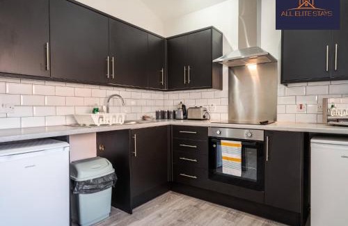 Liverpool Apartment | Swan House Stunning 1 bed Apartment By ALL ELITE STAYS - near Liverpool city centre - Sleeps 4 - Free Parking