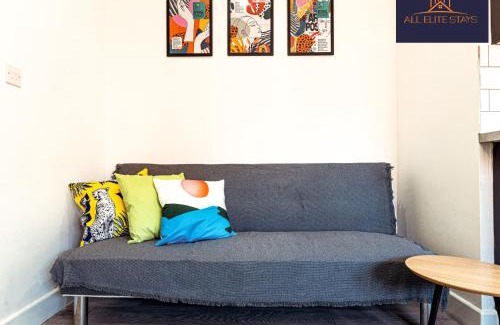 Liverpool Apartment | Swan House Stunning 1 bed Apartment By ALL ELITE STAYS - near Liverpool city centre - Sleeps 4 - Free Parking
