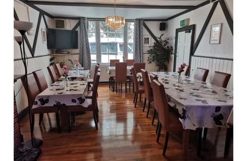 Stanwell Hotel | Swan Inn, Heathrow Airport