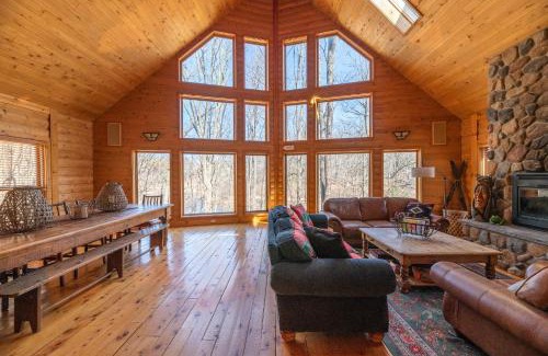 Saugatuck House | Swan Lodge - Walking distance to downtown Saugatuck - Modern Cabin Getaway!