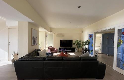 Sandy Bay House | Swan Sea Retreat - Stunning 360 Waterfront views
