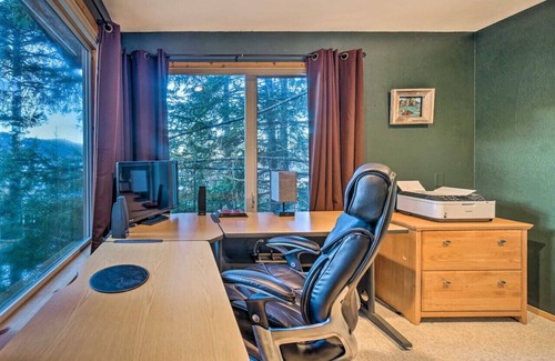 Seldovia House | Swanhouse. Waterfront home. Walk to trails!