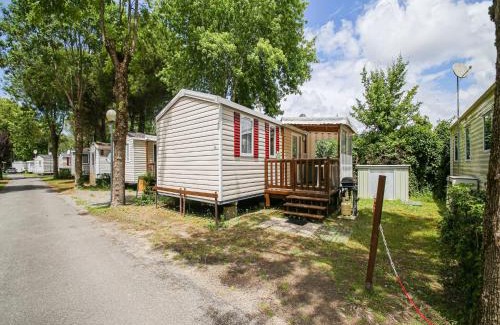 Saint-Jean-de-Monts Ski Chalet | Swanky Mobile Home in Saint Jean de Monts near Seabeach