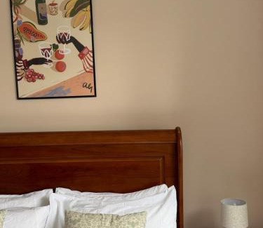 Swiss Cottage Apartment | Swanky two bedroom flat with balcony near swiss cottage and regents park