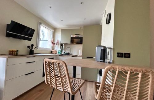 Noisy-le-Grand Apartment | Sweet and comfy in Hyper City center with Netflix, Prime and Disney Plus included