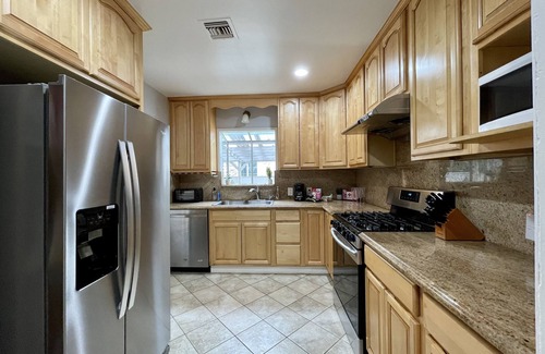 South Wrigley House | Sweet Boutique 2BEDRMs 1BATH house with Huge Backyard
