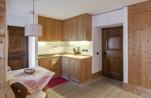 Cortina d'Ampezzo Historic Centre Apartment | Sweet cristallo