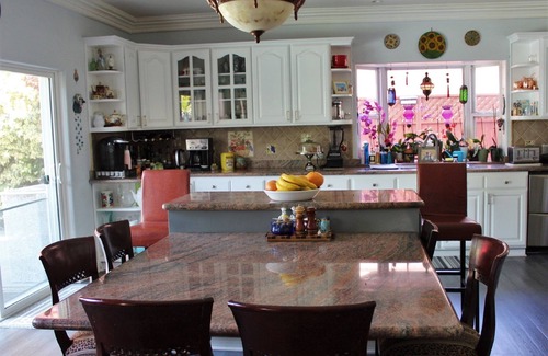 Sherman Oaks Bed & Breakfast | Sweet Dreams B&B