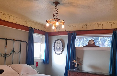 Liberty Wells House | Sweet ❤️ HOT TUB ❤️ Suite ❤️ For Two