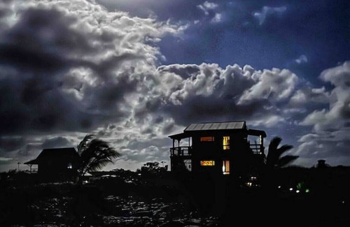 Kalapana Apartment | Sweet Lava Retreat with Epic Ocean and Volcano Views