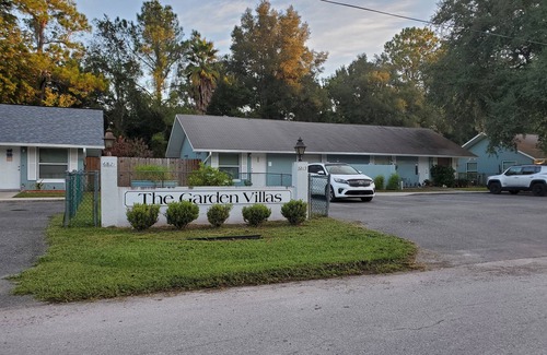 Homosassa Villa | Sweet Retreat! Gulf beaches, scalloping, manatees, theme parks, kayaking!
