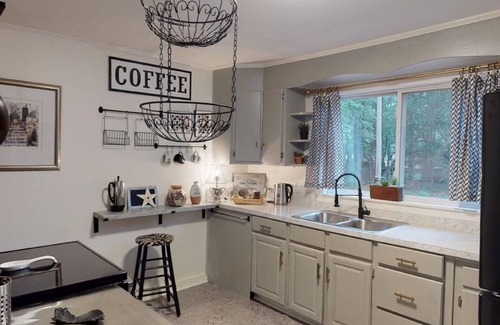 Aiken House | Sweet Tea Cottage- Aiken Downtown Location