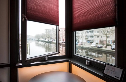 Hoofddorppleinbuurt Apartment | SWEETS - Theophile de Bockbrug
