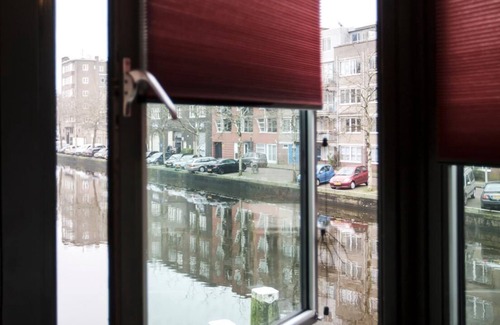 Hoofddorppleinbuurt Apartment | SWEETS - Theophile de Bockbrug