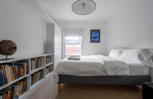 Norwich Apartment | Swift Host - 2 Bedrooms - Apartment - Great Location - Parking