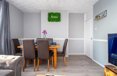 Kirkdale Apartment | Swindon Home