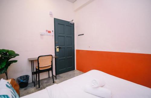 Downtown George Town Hotel | Swing & Pillows - 75 Chulia St, Georgetown Penang