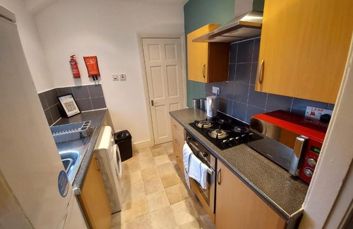 Newcastle-upon-Tyne Apartment | Swinley Apartment - Relocation and Business - Monthly Price Reduction - Free Street Parking