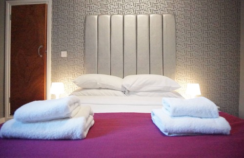King's Cross Bed & Breakfast | Swinton