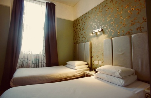 King's Cross Bed & Breakfast | Swinton