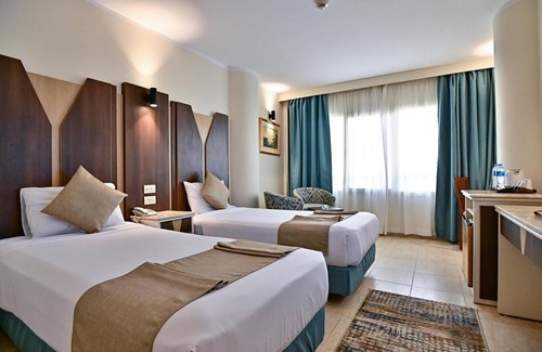Giza Hotel | Swiss Inn Nile Hotel