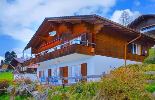 Aeschlen ob Gunten Apartment | SwissHut Stunning Views Alps & Lake - Apart. Lena Up