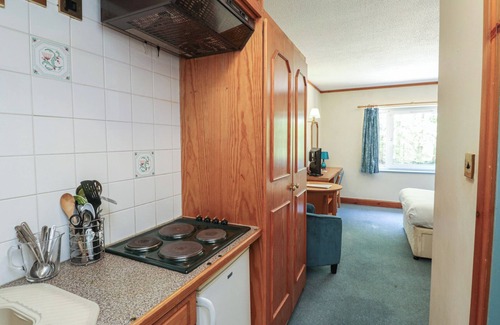 Kingsteignton Cottage | SYCAMORE, pet friendly in Kingsteignton