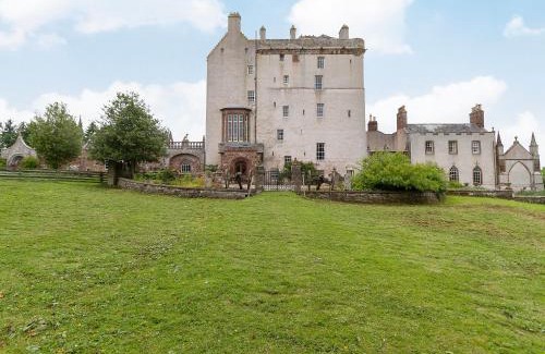 Turriff House | Symbister Suite