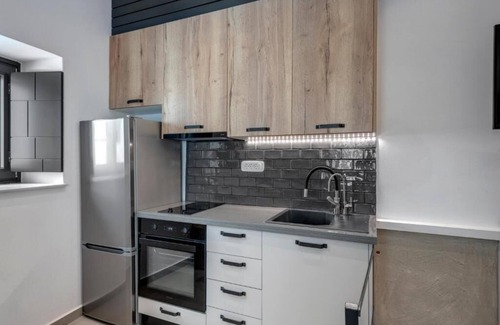 Ermoupoli House | Syrose Private Suites