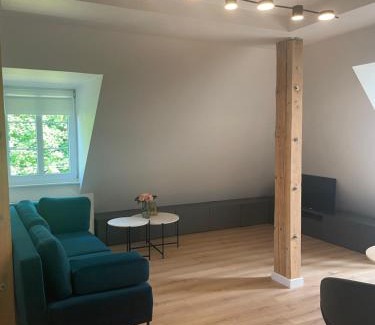 Walbrzych Apartment | Szmaragdowa Sowa